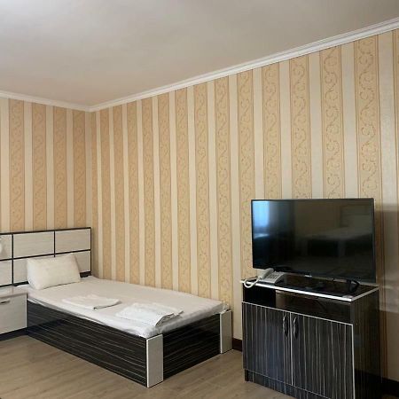 Hotel "Aishadeluxe" Taraz Exterior photo