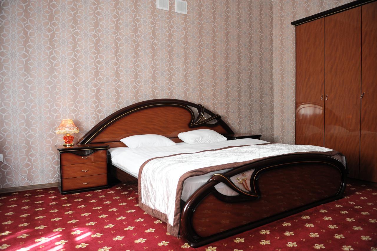 Hotel "Aishadeluxe" Taraz Exterior photo
