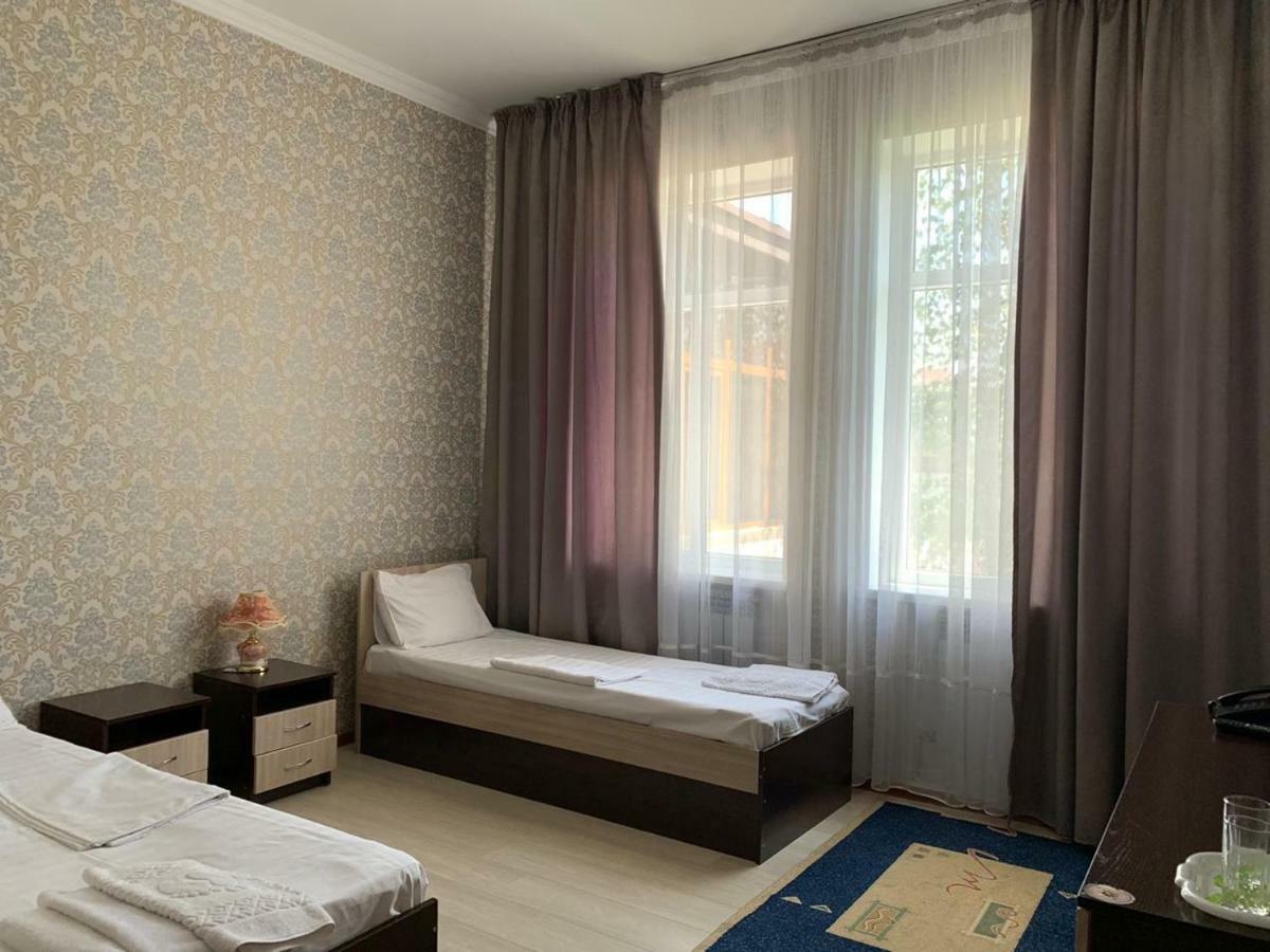 Hotel "Aishadeluxe" Taraz Exterior photo